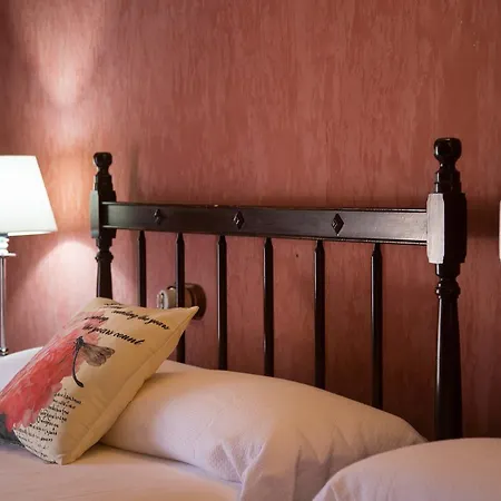 Agro-hotel Rugama בית כפרי *